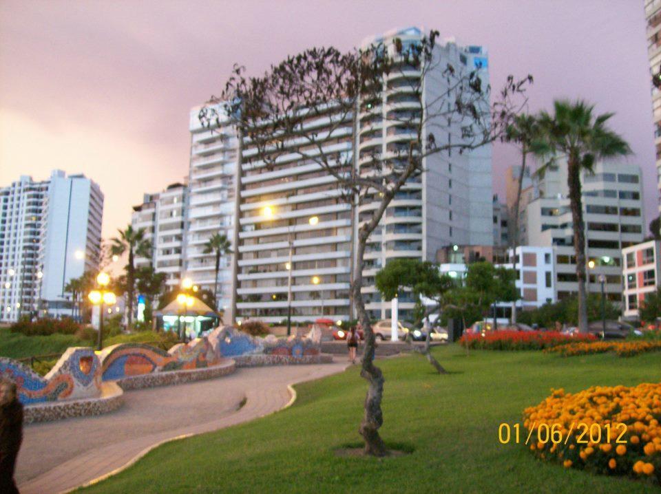Miraflores Departamentos リマ エクステリア 写真